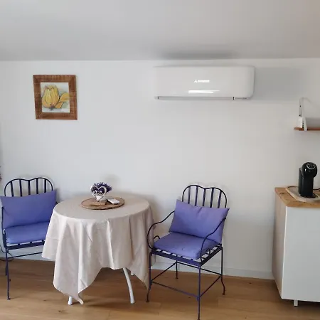 Le Des Lavandes Panoramique 4*